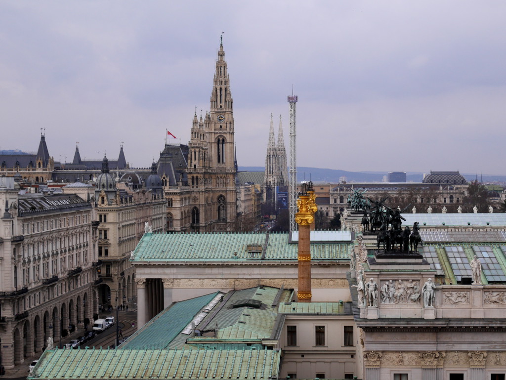 ABB.: Aus­sicht aus dem Jus­tiz­café in Rich­tung Rathaus